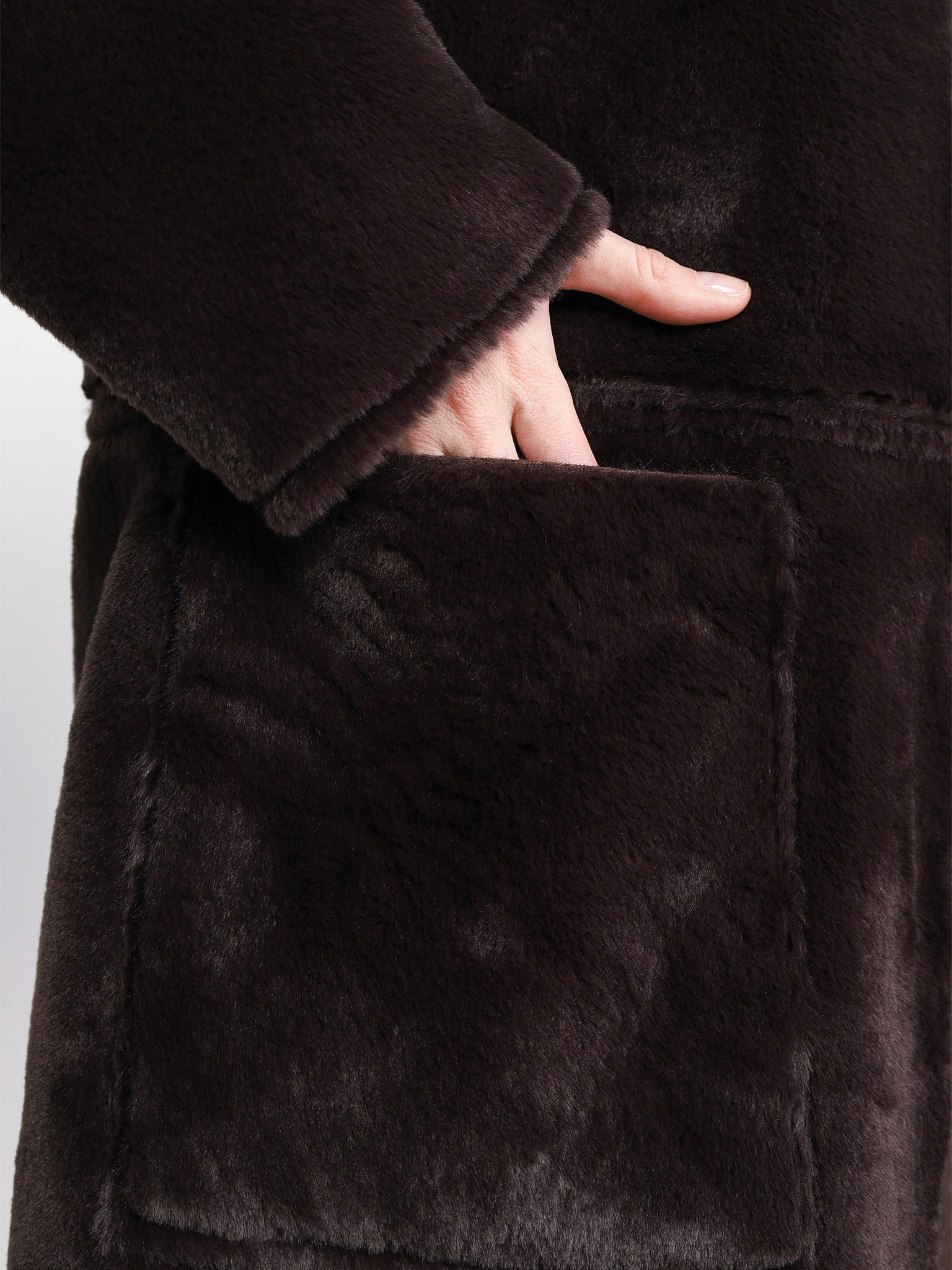 Пальто двустороннее темно-коричневого цвета с капюшоном